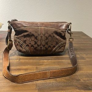 VINTAGE BROWN COACH CROSSBODY #F10561